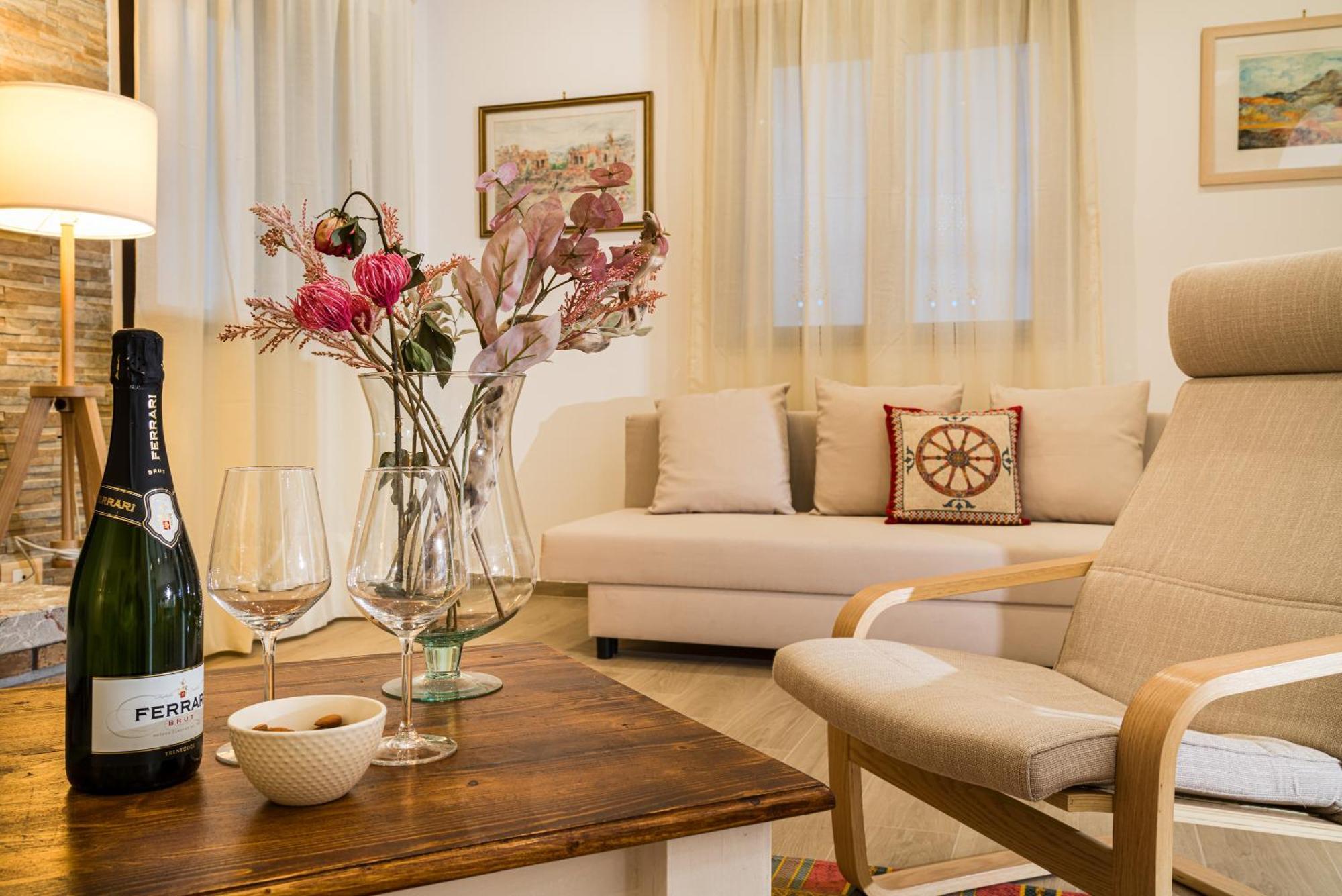 Nuciara Luxury Apartment ตาออร์มินา ภายนอก รูปภาพ